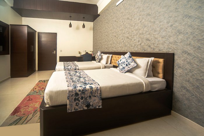 Suite Room || Safar Sarthi