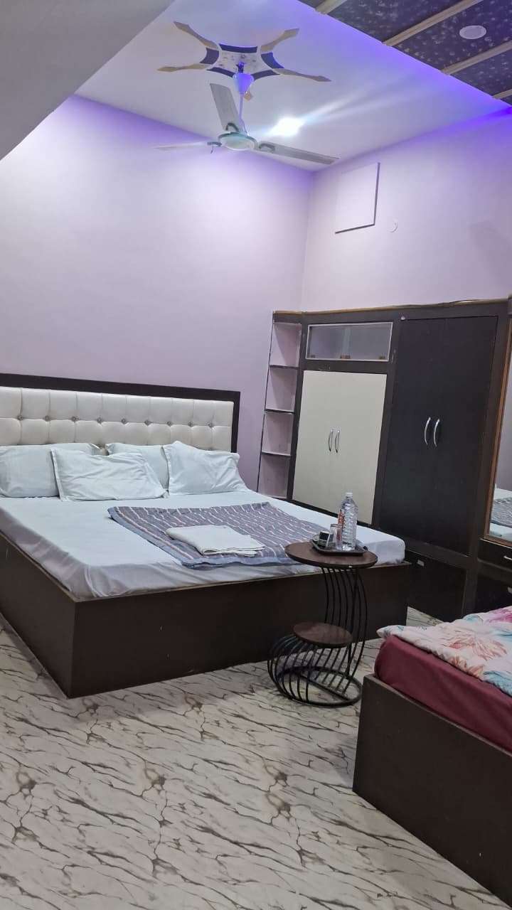 103,4 bed occupancy,A.C || Safar Sarthi